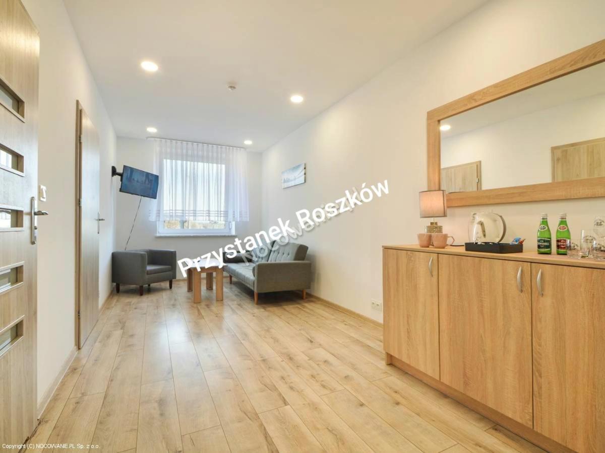 Przystanek Roszkow -Noclegi I Restauracja Екстер'єр фото