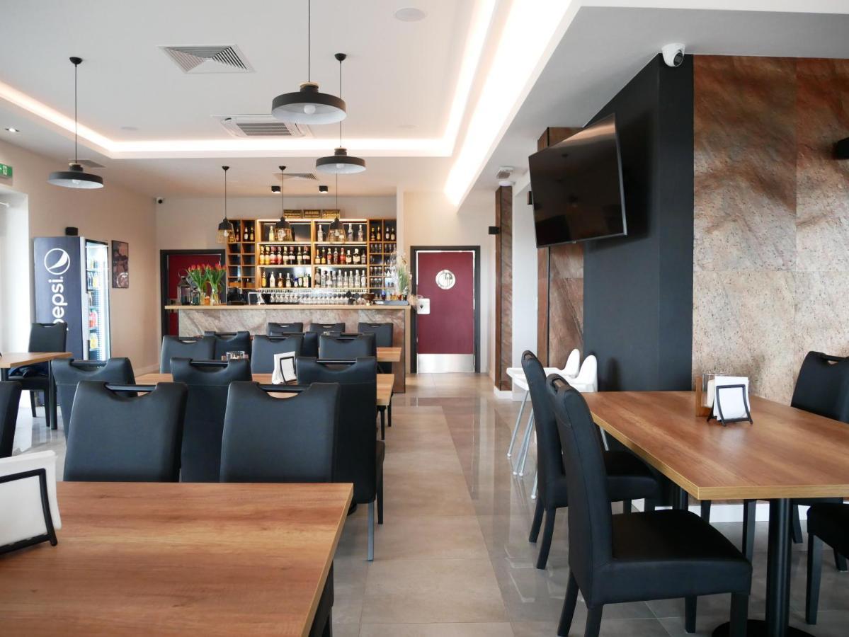 Przystanek Roszkow -Noclegi I Restauracja Екстер'єр фото