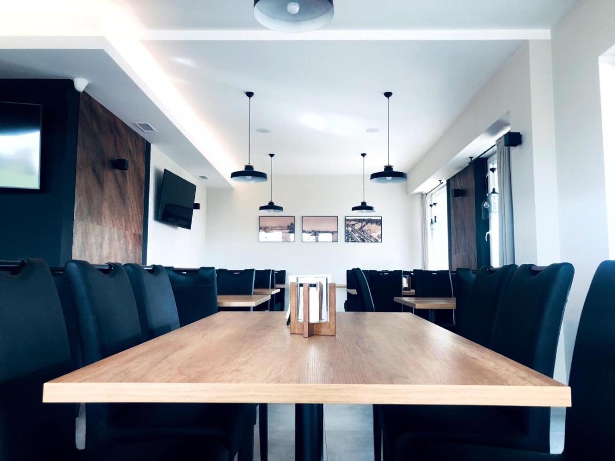 Przystanek Roszkow -Noclegi I Restauracja Екстер'єр фото